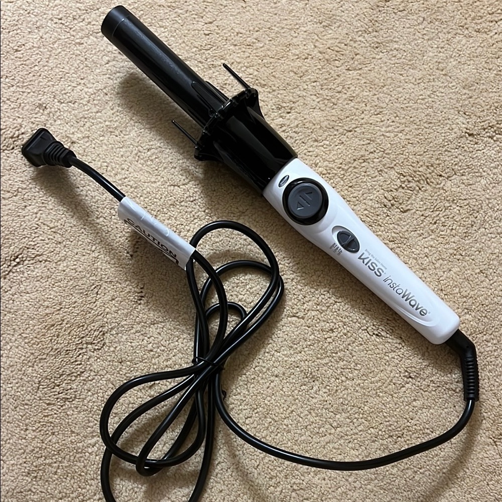 KISS Instawave Automatic Curler - Black and White